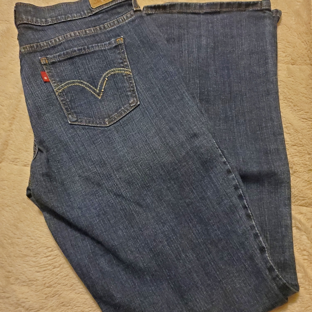 Womens Levi Jeans